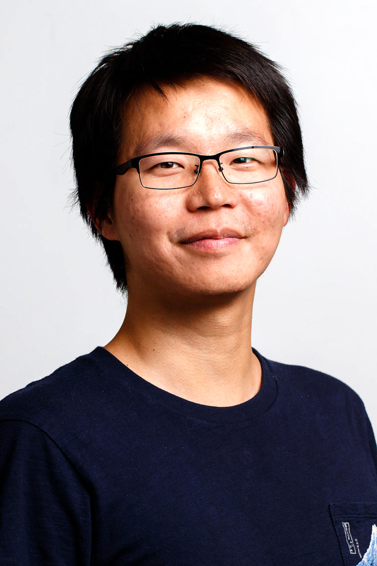 Junwei Wang successfully defended his PhD