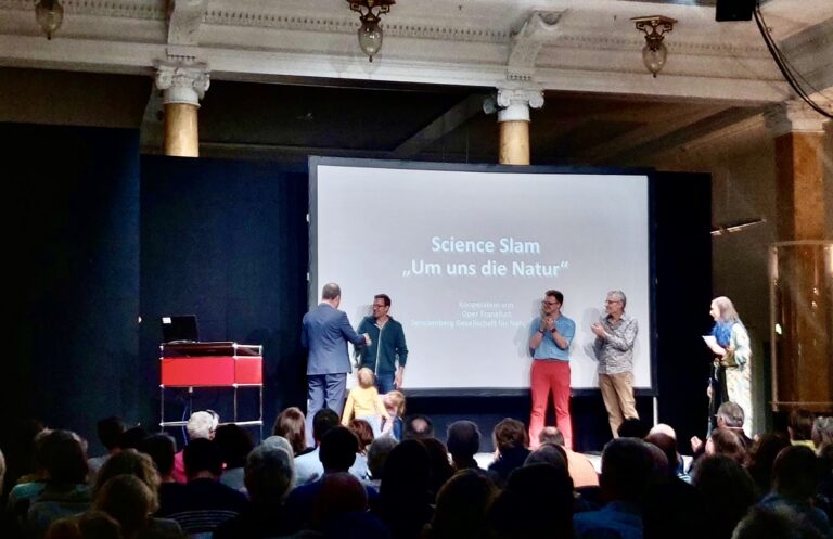Niki awarded a prize at the science slam “Um uns die Nature”