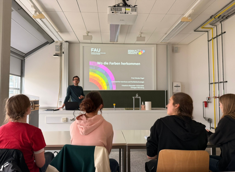 IPT welcomes interested pupils in their labs